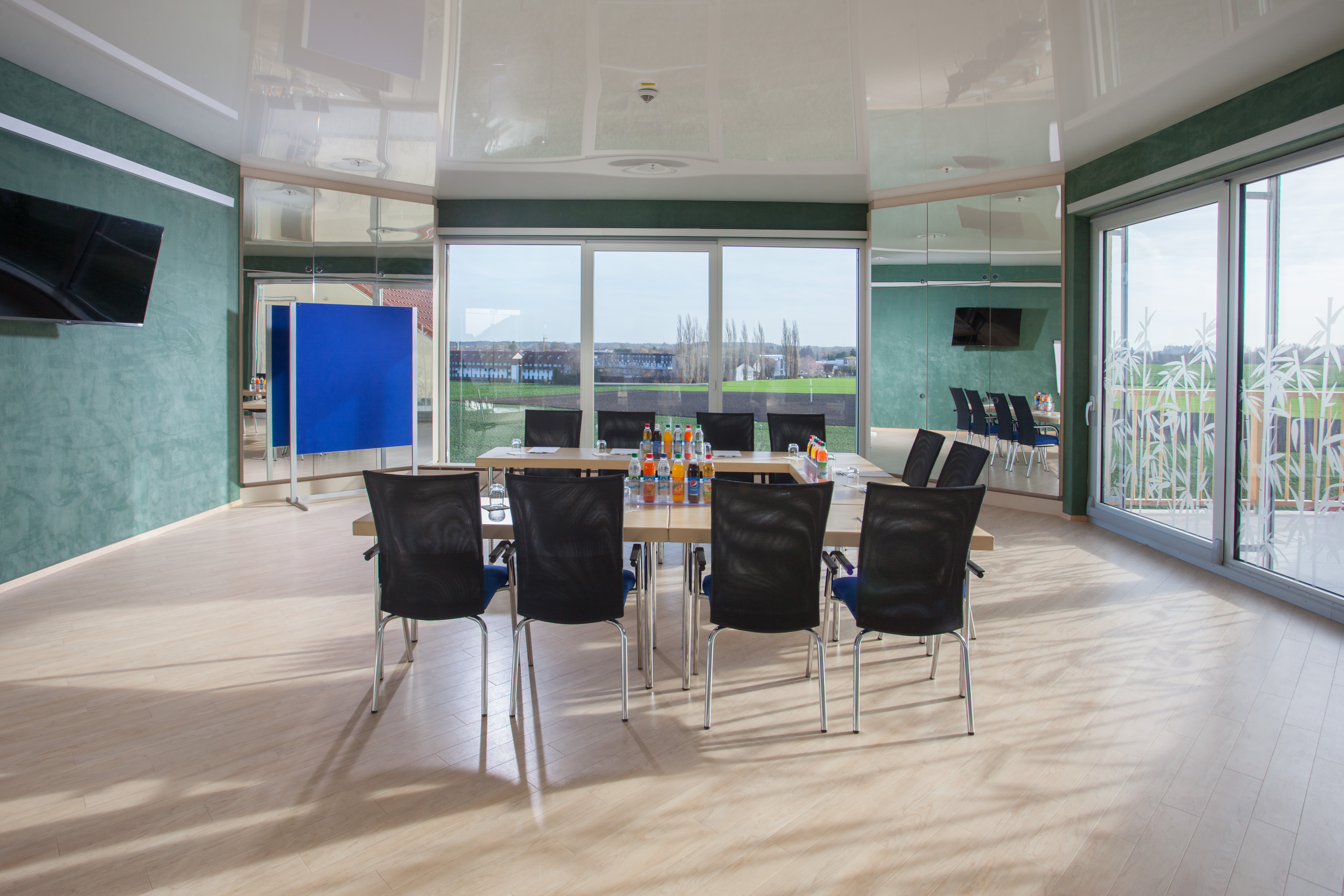 Hotel Victory Therme Erding Räume Panorama Raum