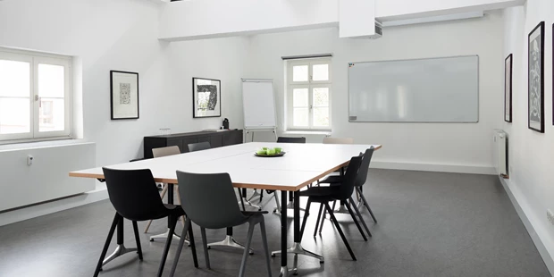 Tagungshotels - Beamer und Leinwand - Herzlich Willkommen! - Pretzel1724 Meetingspace and Terrace