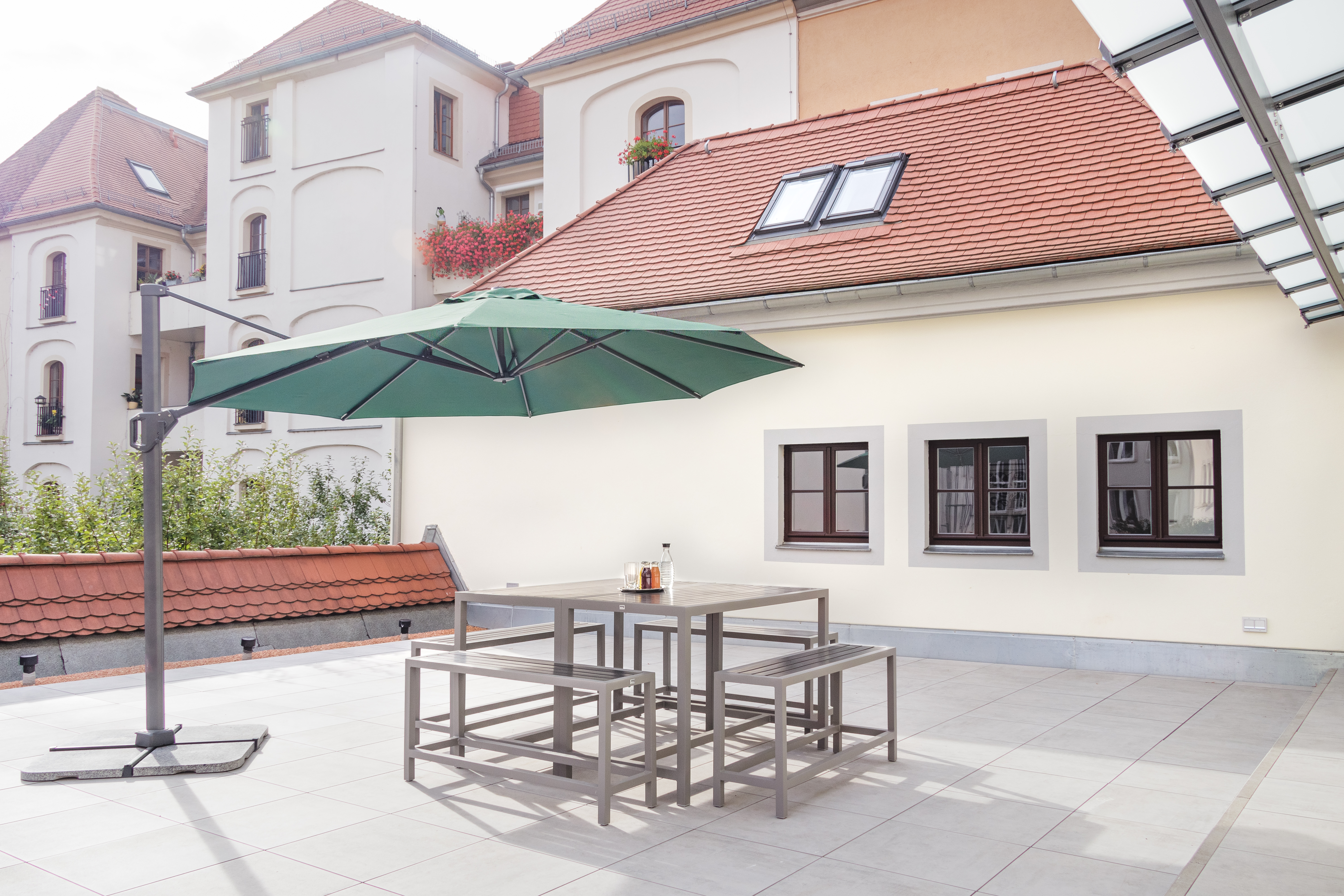 Tagungshotels - Flair: modern - Deutschland - Kleine Pause auf der Sonnenterrasse - Pretzel1724 Meetingspace and Terrace