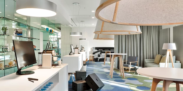 Tagungshotels - Beamer und Leinwand - Dorint Hotel Potsdam - Meeting - CREATIVE SPACE by Dorint - Dorint Hotel Potsdam