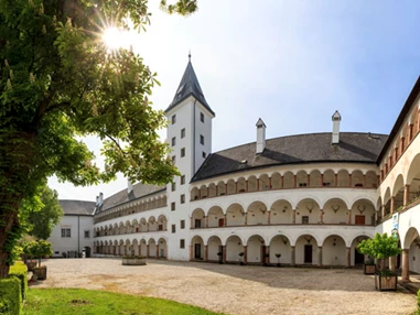 Seminarraum: Landschloss Parz