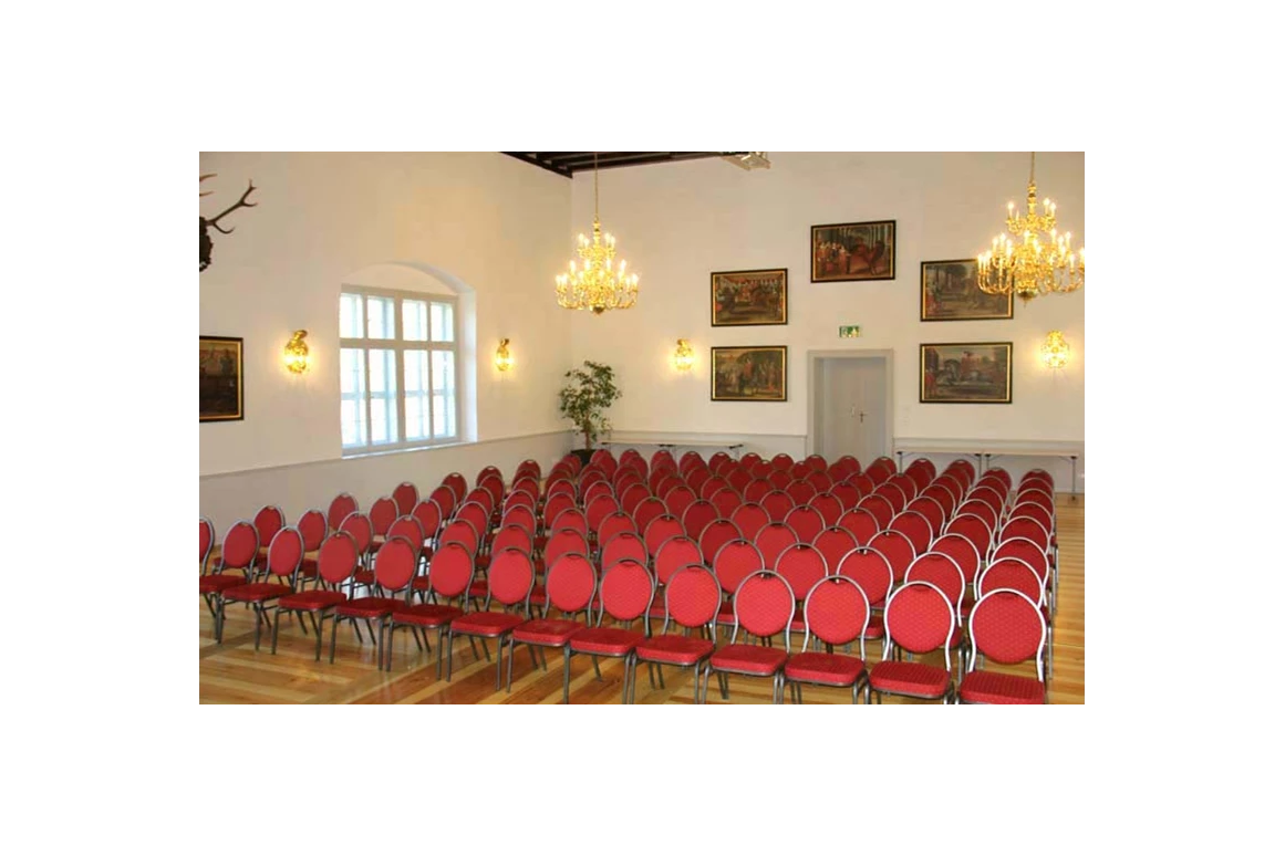 Seminarraum: Landschloss Parz