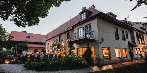 Tagungshotels - Beamer und Leinwand - Eventlocation Weingut Hahn