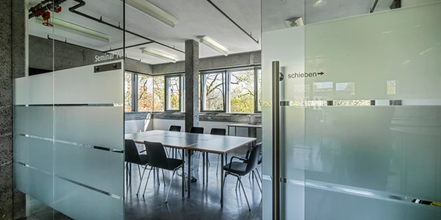 Tagungshotels - Beamer und Leinwand - Umweltforum