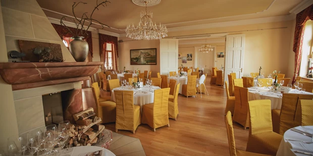 Tagungshotels - Beamer und Leinwand - Galerie im Weinschloss - Weinschloss Thaller