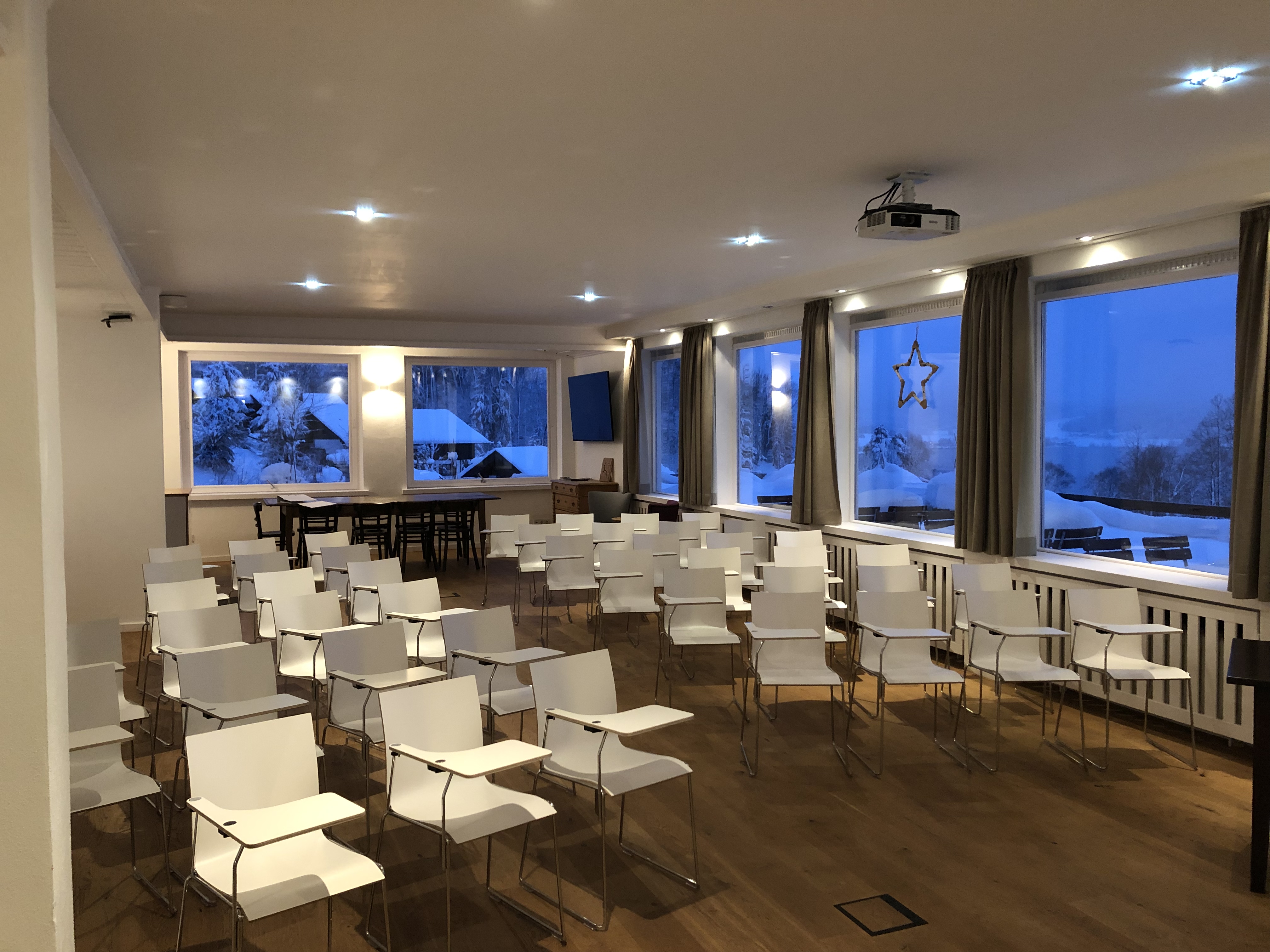 Tagungshotels - Seminarraum abschließbar - Basislager Schliersee