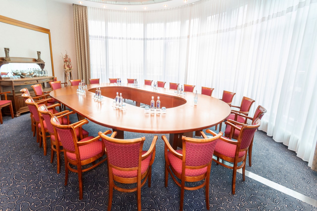 Dorint Hotel Charlottenhof Halle (Saale) Räume Schloss Neuenburg