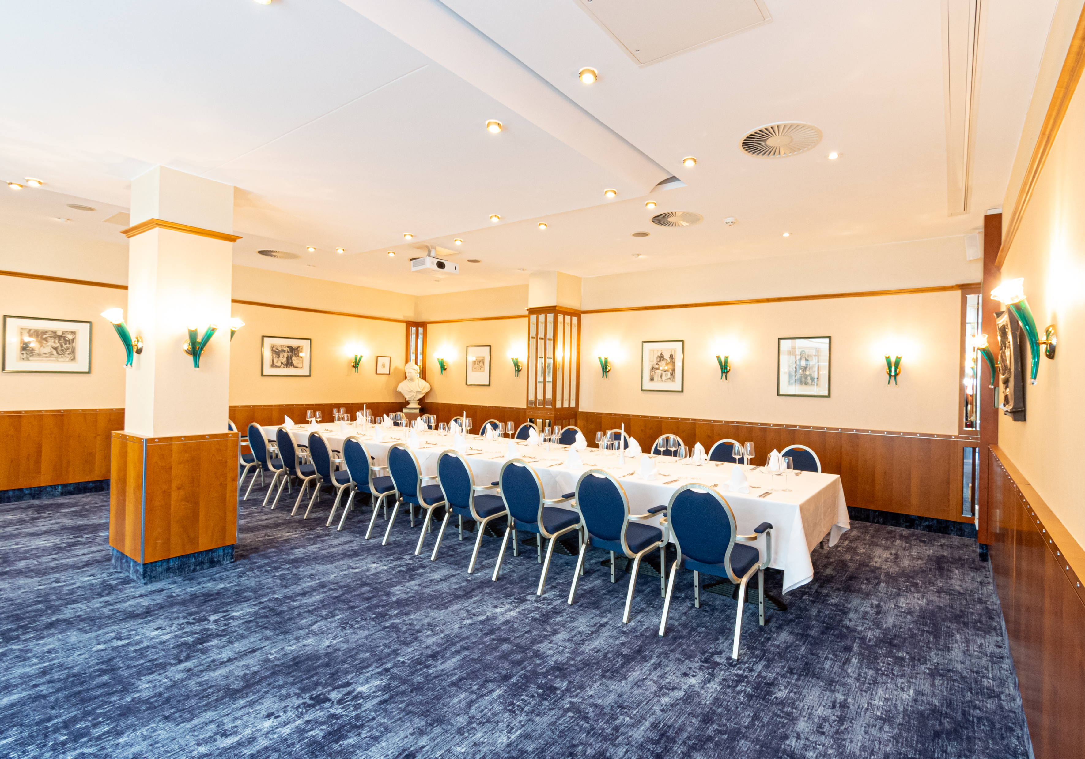 Dorint Hotel Charlottenhof Halle (Saale) Räume Salon G. F. Händel