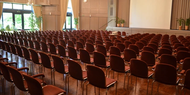 Tagungshotels - Lüneburger Heide - Reihenbestuhlung - Potpourri - die Eventgastronomie im Kurhaus