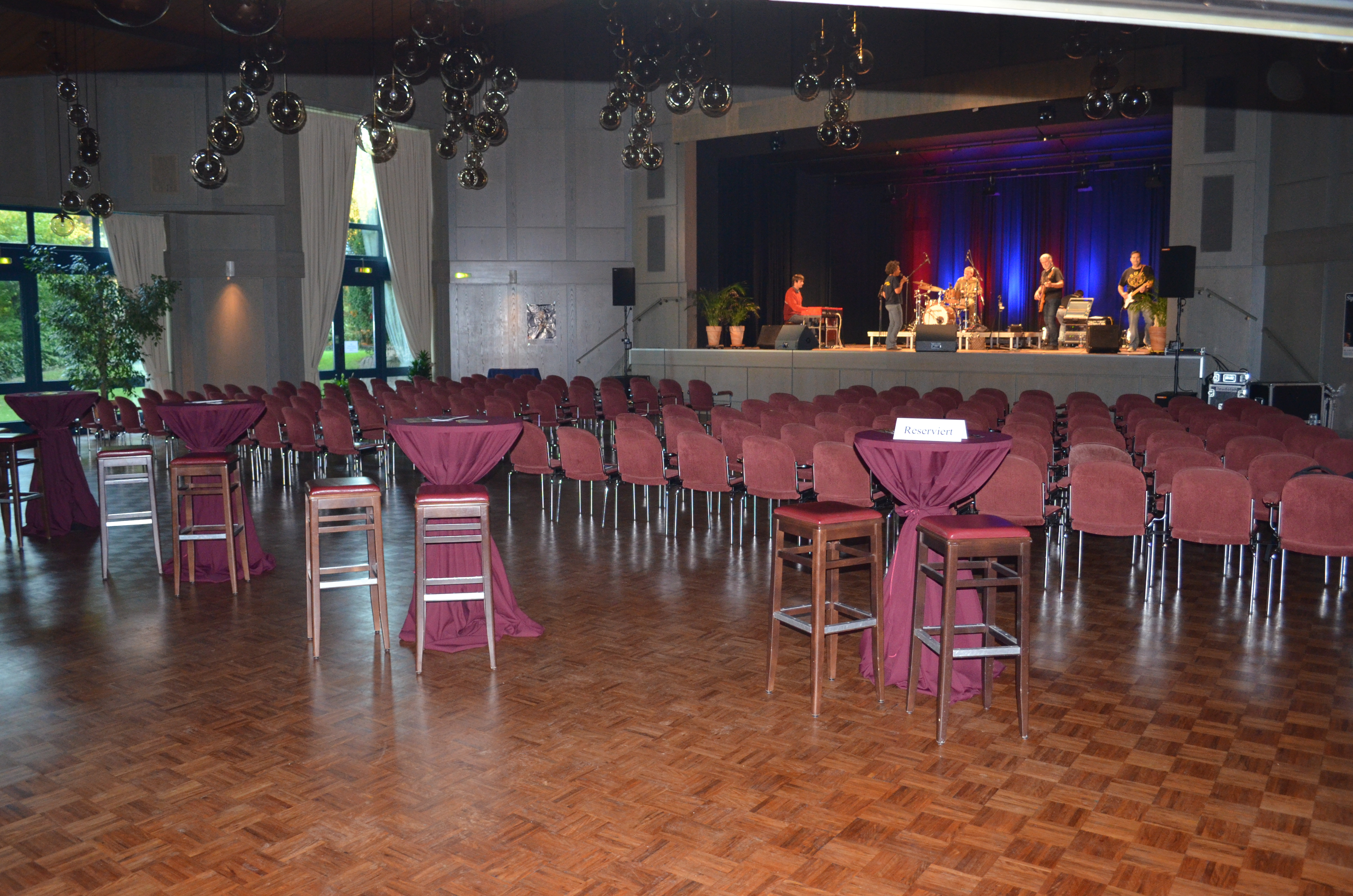 Seminarraum: Reihenbestuhlung - Potpourri - die Eventgastronomie im Kurhaus