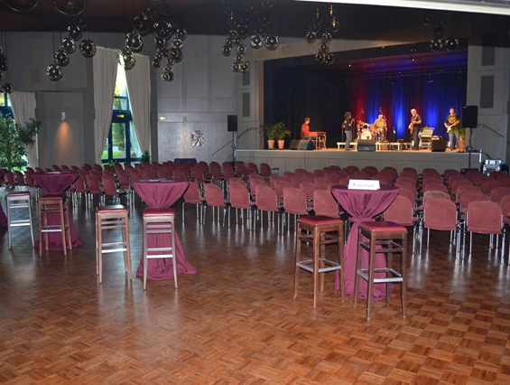 Seminarraum: Reihenbestuhlung - Potpourri - die Eventgastronomie im Kurhaus
