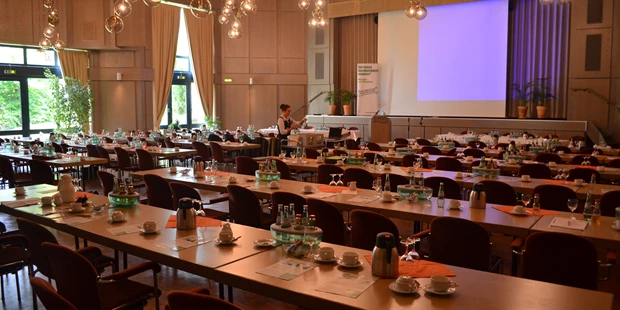 Tagungshotels - Lüneburger Heide - Parlamentarische Bestuhlung - Potpourri - die Eventgastronomie im Kurhaus