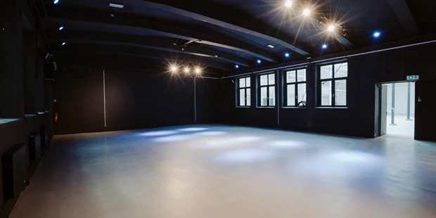Tagungshotels - Beamer und Leinwand - Zählhalle - Alte Münze Berlin