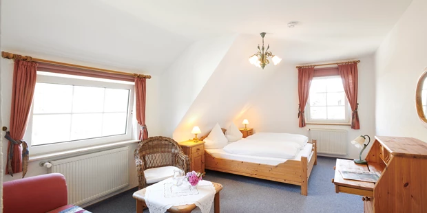 Tagungshotels - Beamer und Leinwand - The Conscious Farmer Trainingcenter