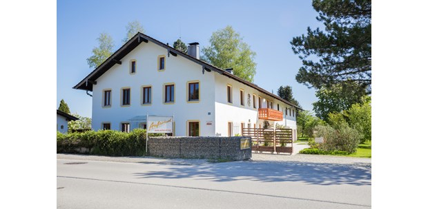 Tagungshotels - Peißenberg - Seminarhaus von außen  - Seminarhaus Schlehdorf am Kochelsee 