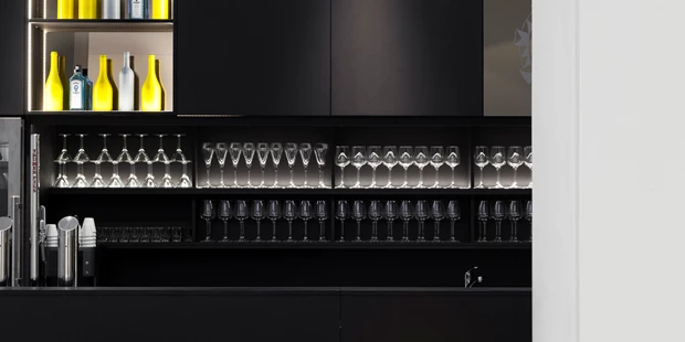 Tagungshotels - Portier: kein Portier - Bar im SAAL - SAAL der Labstelle