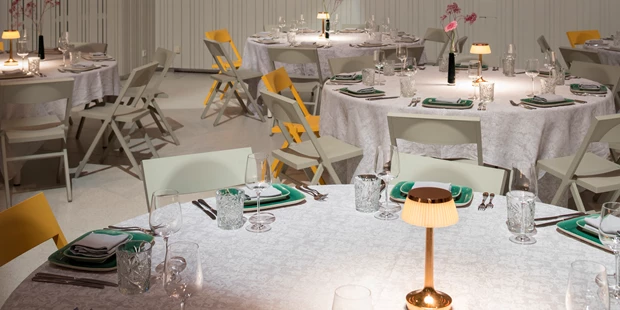 Tagungshotels - Portier: kein Portier - gedeckte Galatische - SAAL der Labstelle