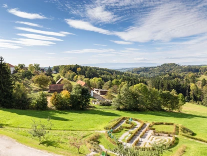 Tagungshotels - Thermenland Steiermark - Ausblick Hotel Liebmann Terrasse - ins Grazer Becken  - Seminarhotel Liebmann