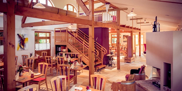 Tagungshotels - Beamer und Leinwand - Landgasthaus im Weingarten / Tattendorf