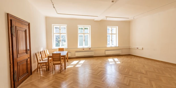 Tagungshotels - Beamer und Leinwand - Gastwirtschaft Schloss Neubruck