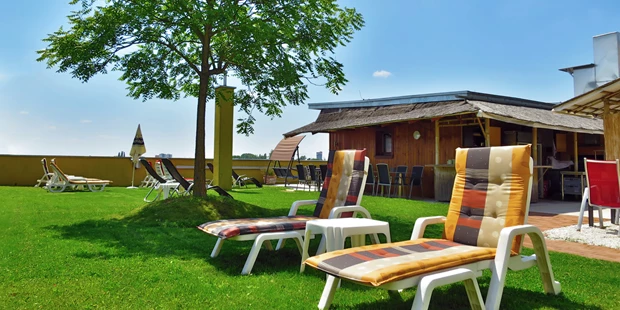Tagungshotels - Thermenland Steiermark - begrünte Dachterrasse NOVA-SPA - NOVAPARK Flugzeughotel Graz