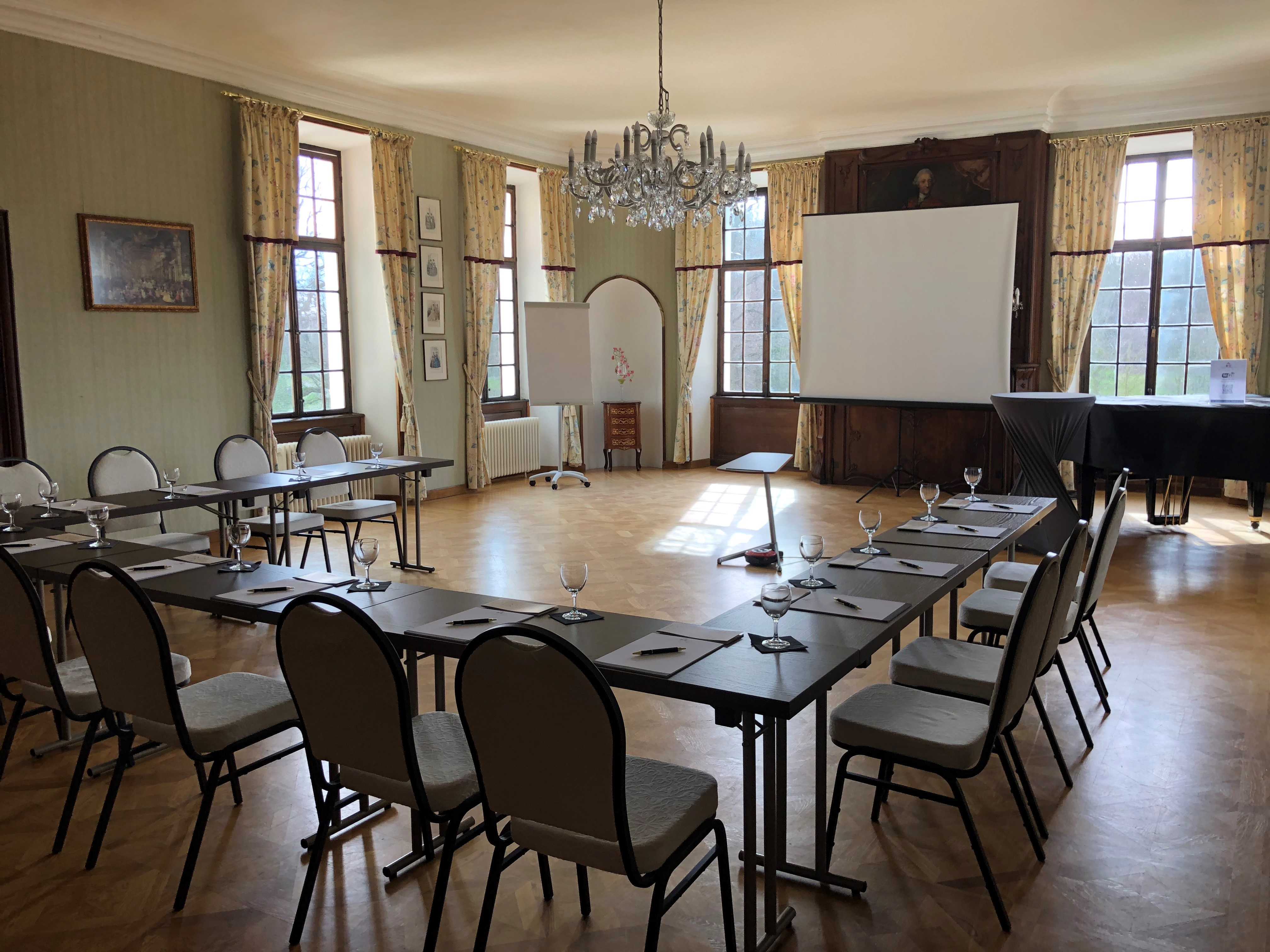 Tagungshotels - PLZ 50667 (Deutschland) - großer Tagungsraum - Golf-Club Schloss Miel