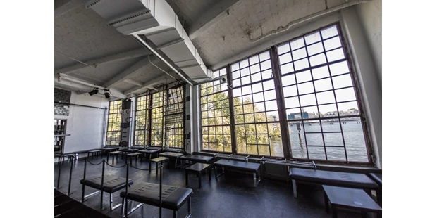 Tagungshotels - Brandenburg Süd - Glashaus Foyer - Waterfloor - Glashaus