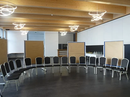 Tagungshotels - Portier: kein Portier - Tagungsraum Bergzauber 160m² - ein großer Raum
erweiterbar bis 320m² - Villa Bergzauber