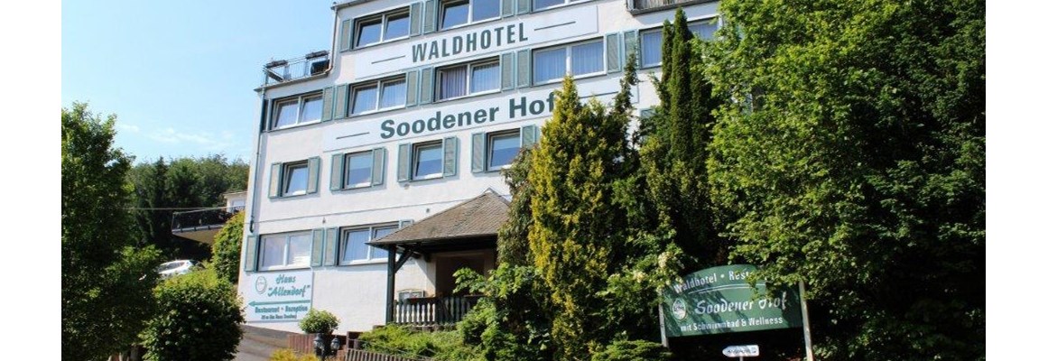 Seminarraum: Außenansicht von unten - Benessere Hotelbetriebs GmbH - Waldhotel Soodener-Hof