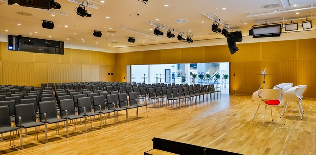 Tagungshotels - PLZ 4190 (Österreich) - Veranstaltungssaal - OÖNachrichten FORUM
