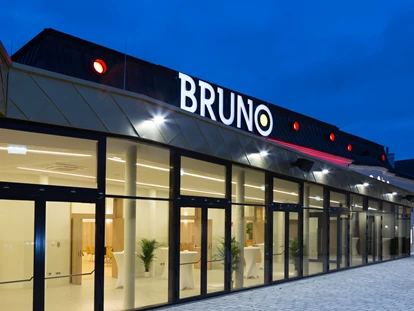 Tagungshotels - Portier: kein Portier - Die Event- und Seminarlocation BRUNO bei Nacht. - BRUNO