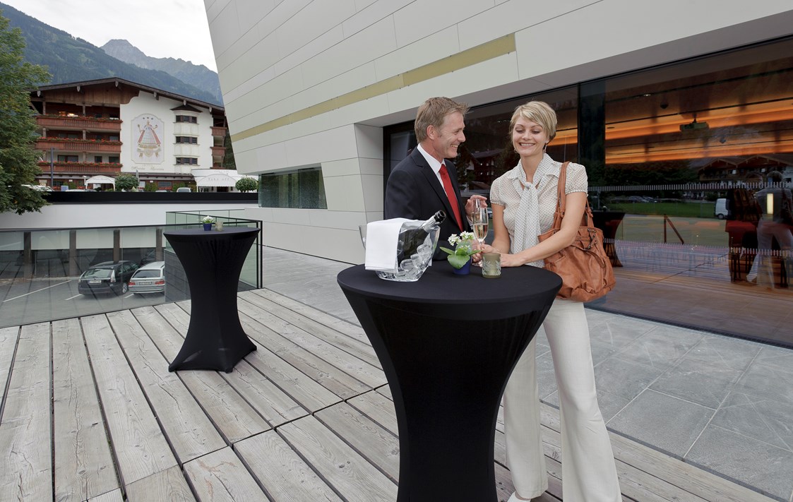 Seminarraum: Empfang auf der Terrasse hinterm Gebäude, vom Saal Mayrhofen direkt erreichbar. - Europahaus.Mayrhofen