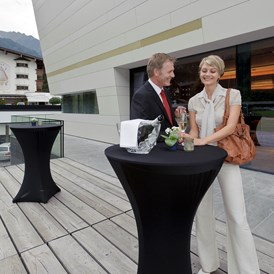 Seminarraum: Empfang auf der Terrasse hinterm Gebäude, vom Saal Mayrhofen direkt erreichbar. - Europahaus.Mayrhofen
