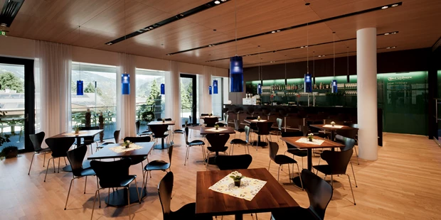 Tagungshotels - Beamer und Leinwand - Restaurantbereich für 40 Personen auf 100 
 m2 vorbereitet, erweiterbar auf bis zu 700 m2 im Parterre. - Europahaus.Mayrhofen