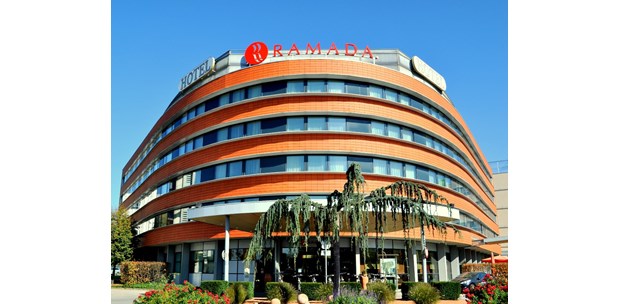 Tagungshotels - Vasoldsberg - Außenansicht - Hotel Ramada Graz