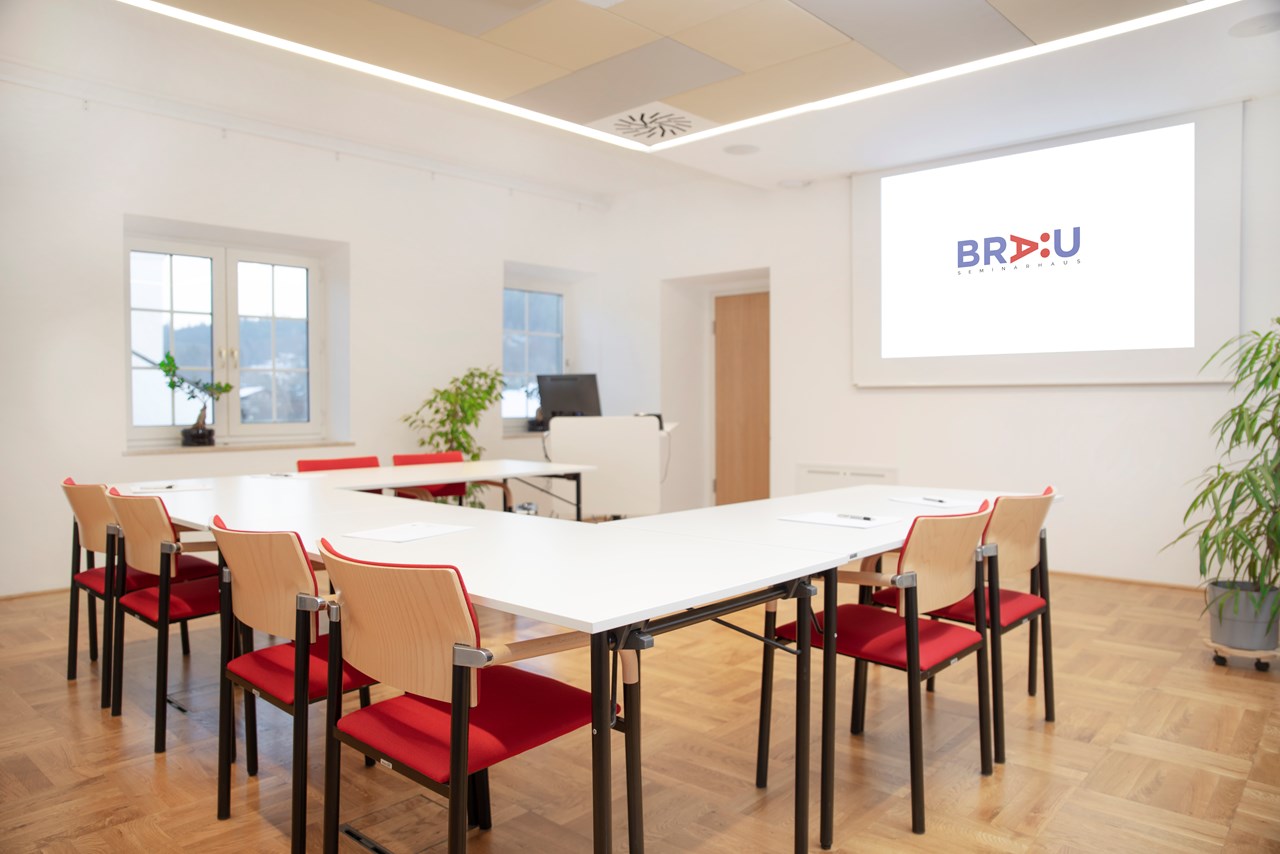 Seminarhaus BRÄU Räume Seminarraum Weinberg