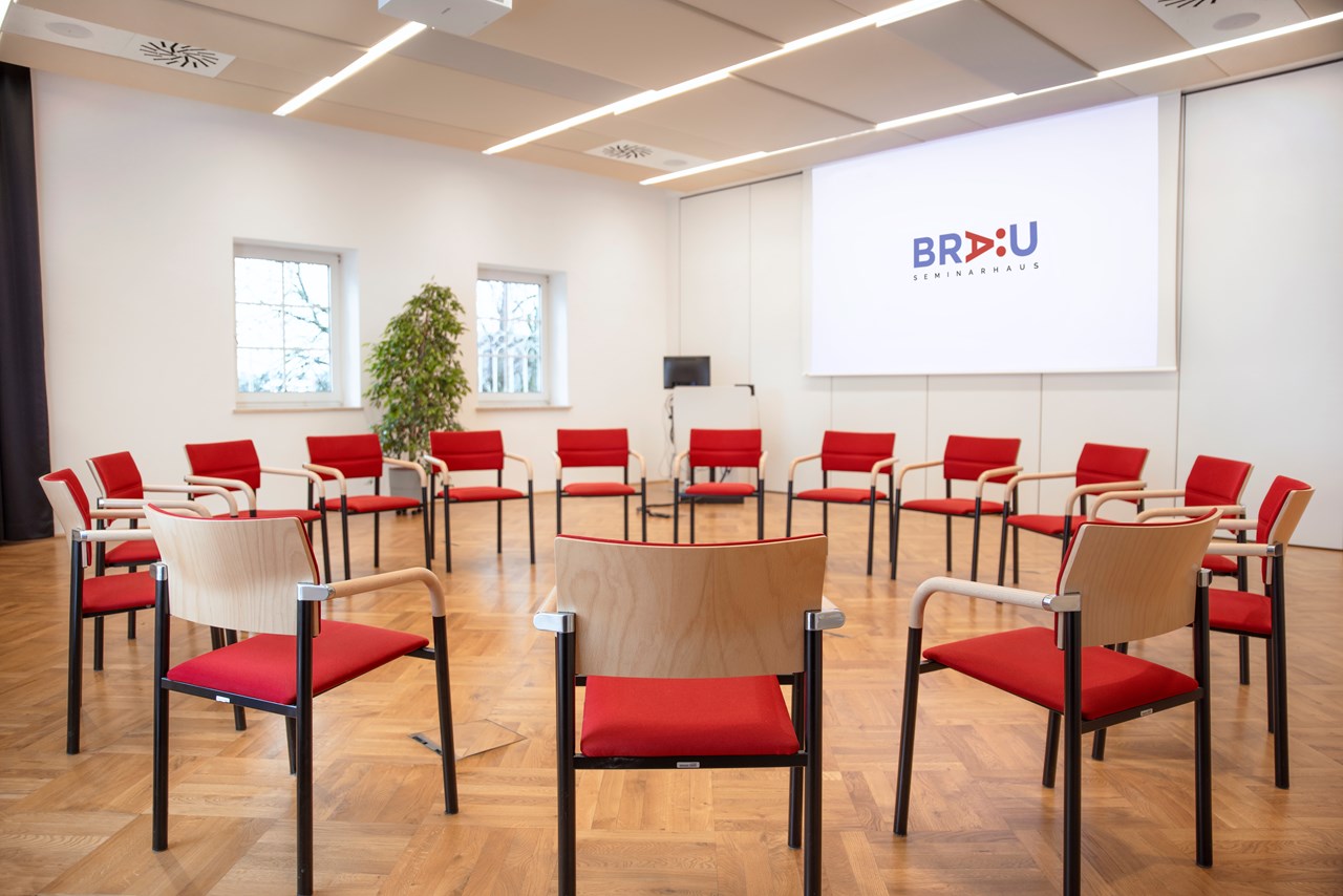 Seminarhaus BRÄU Räume Seminarraum Spreitzenberg 