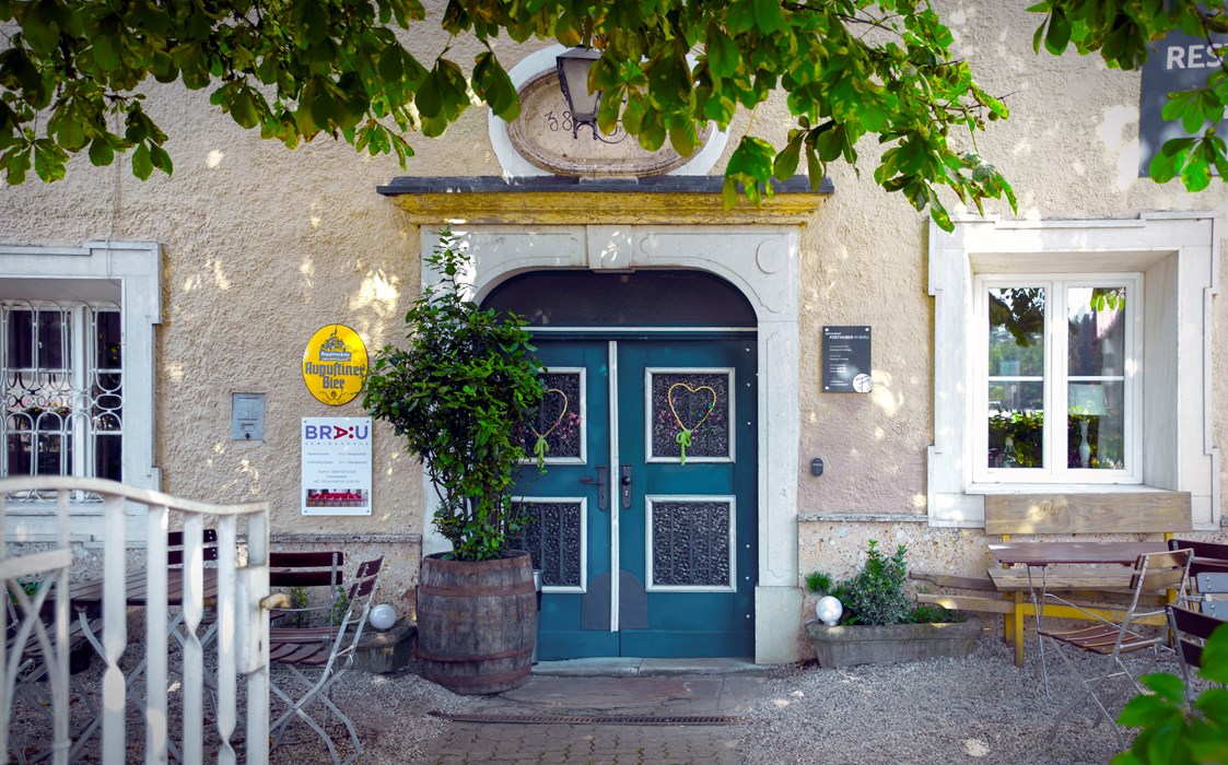 Seminarraum: Eingang Seminarhaus - Seminarhaus BRÄU