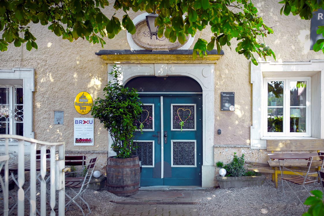 Seminarraum: Eingang Seminarhaus - Seminarhaus BRÄU