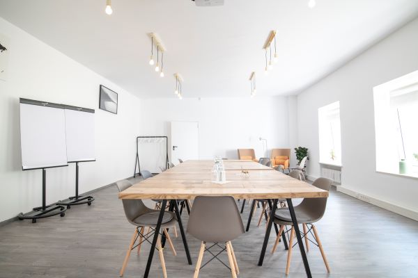 Invitata - Creative Rooms (Maistraße) Räume Studio links