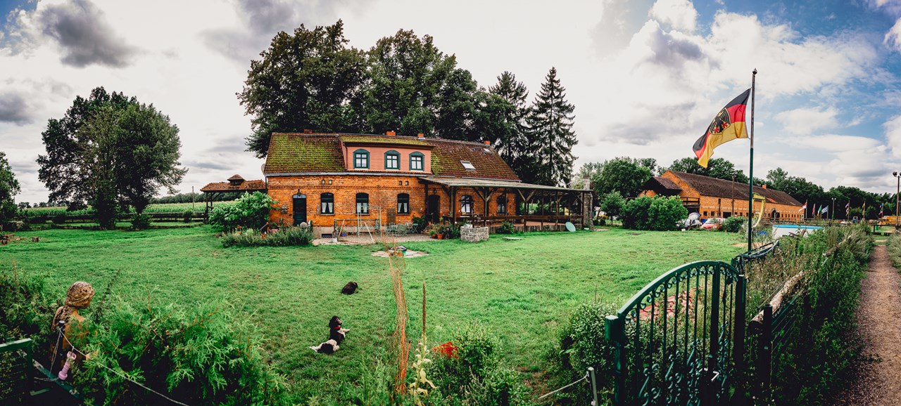 Uriger Bauernhof in Alleinlage Pferdehof Kneipe Saal Räume Bauernhaus