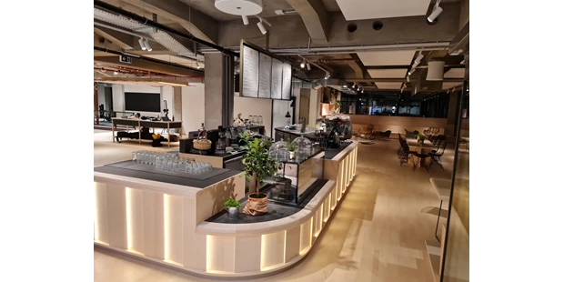 Tagungshotels - Beamer und Leinwand - Leckeres Catering aus unserem hauseigenen Healthy-Food Restaurant. 
Zubereitung mit regionalen Produkten. - Brain Room