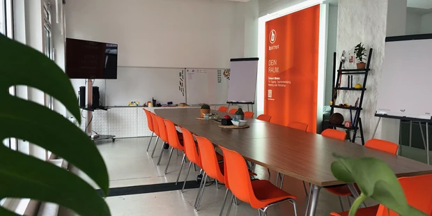 Tagungshotels - Beamer und Leinwand - bpartment