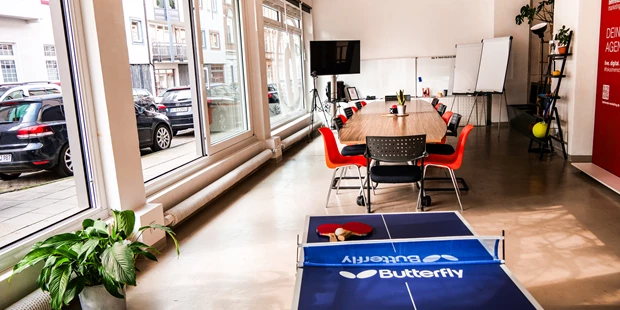 Tagungshotels - Beamer und Leinwand - bpartment