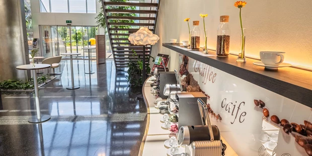 Tagungshotels - PLZ 4655 (Österreich) - Kaffeebar - UEBEX Congresspark