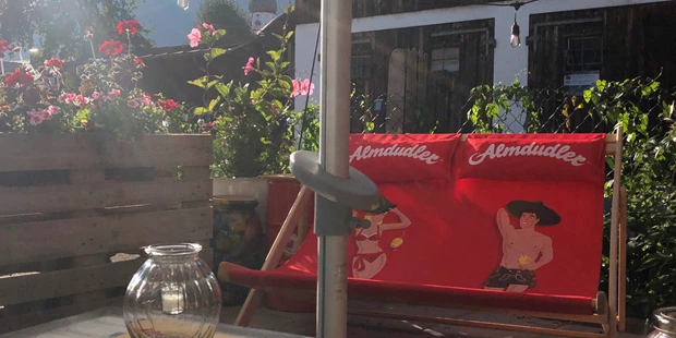 Tagungshotels - Beamer und Leinwand - Power-Break im Garten des 4Ecks - Eventraum KARO