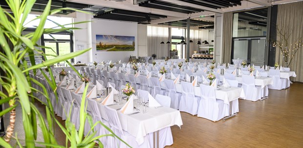 Tagungshotels - PLZ 2020 (Österreich) - Unser Saal lässt sich auch halbieren und die Tische/Bestuhlung sind/ist nach Belieben möglich. - W4 - Wein l Genuss l Kultur