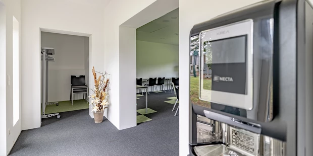 Tagungshotels - Beamer und Leinwand - 60 m² Seminarraum für max. 45 Personen - Hotel-Restaurant Ottenstein
