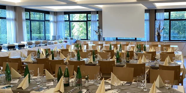 Tagungshotels - Beamer und Leinwand - Ostsaal für max. 200 Personen - Hotel-Restaurant Ottenstein