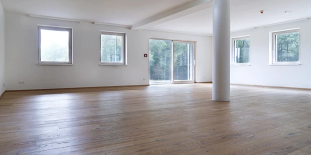 Tagungshotels - Beamer und Leinwand - 100 m² Yogaraum für VTanz & Yoga mit Blick ins Grüne - Hotel-Restaurant Ottenstein